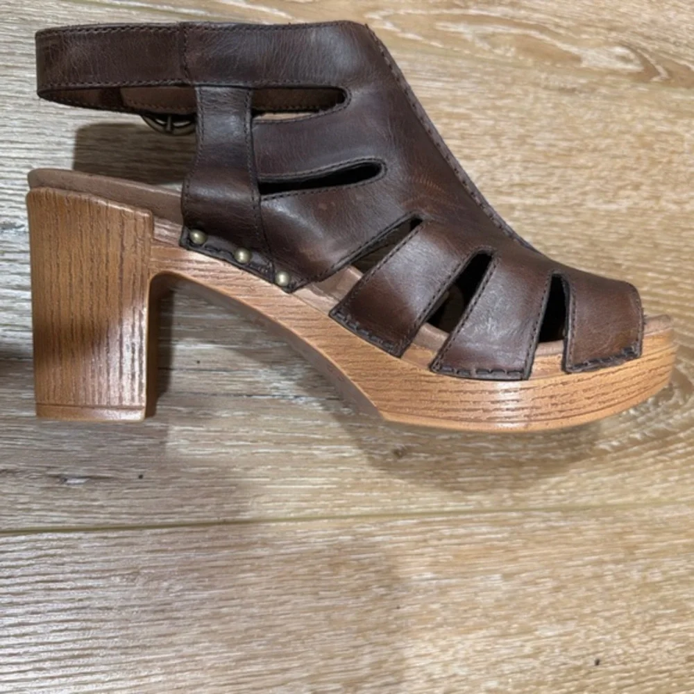 Dansko‎ Demetra Leather Sandal EU 39 (US 8–8.5) — LEFT SHOE ONLY